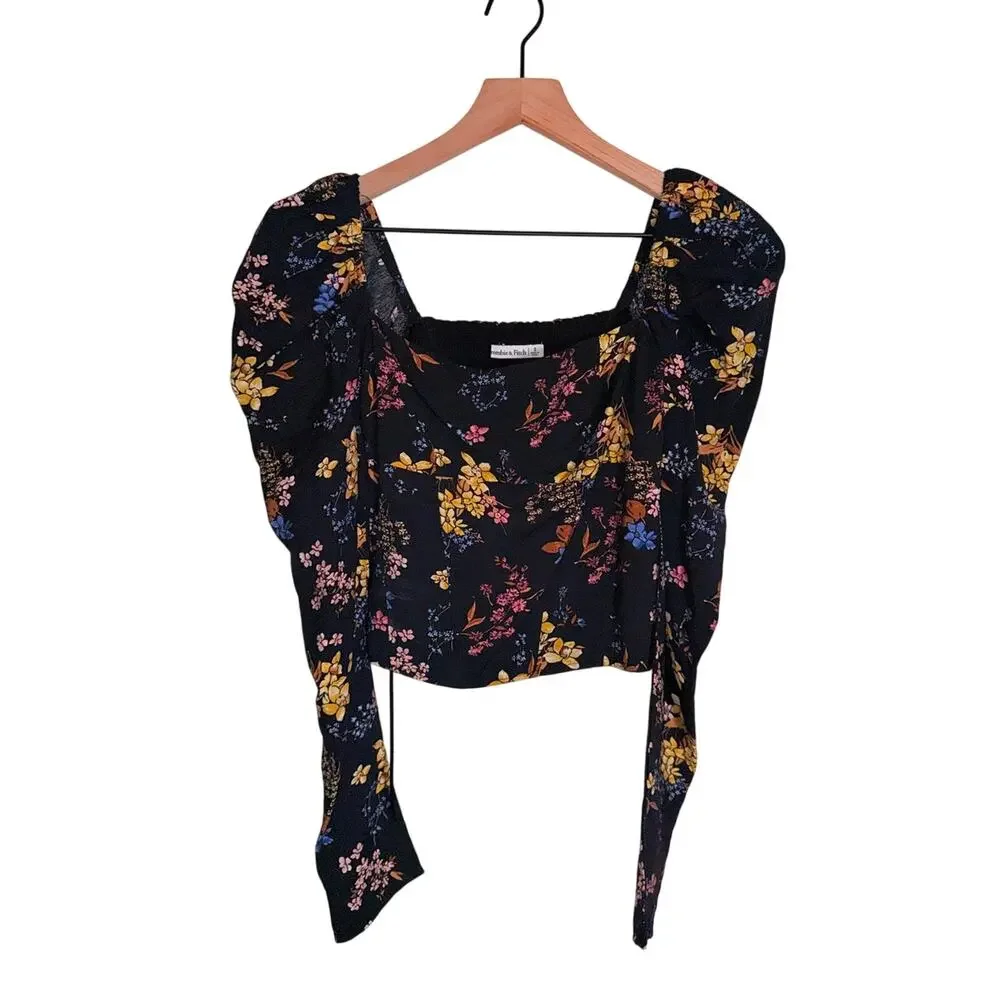ABERCROMBIE & FITCH  black floral smocked puff sleeve cropped princess blouse S